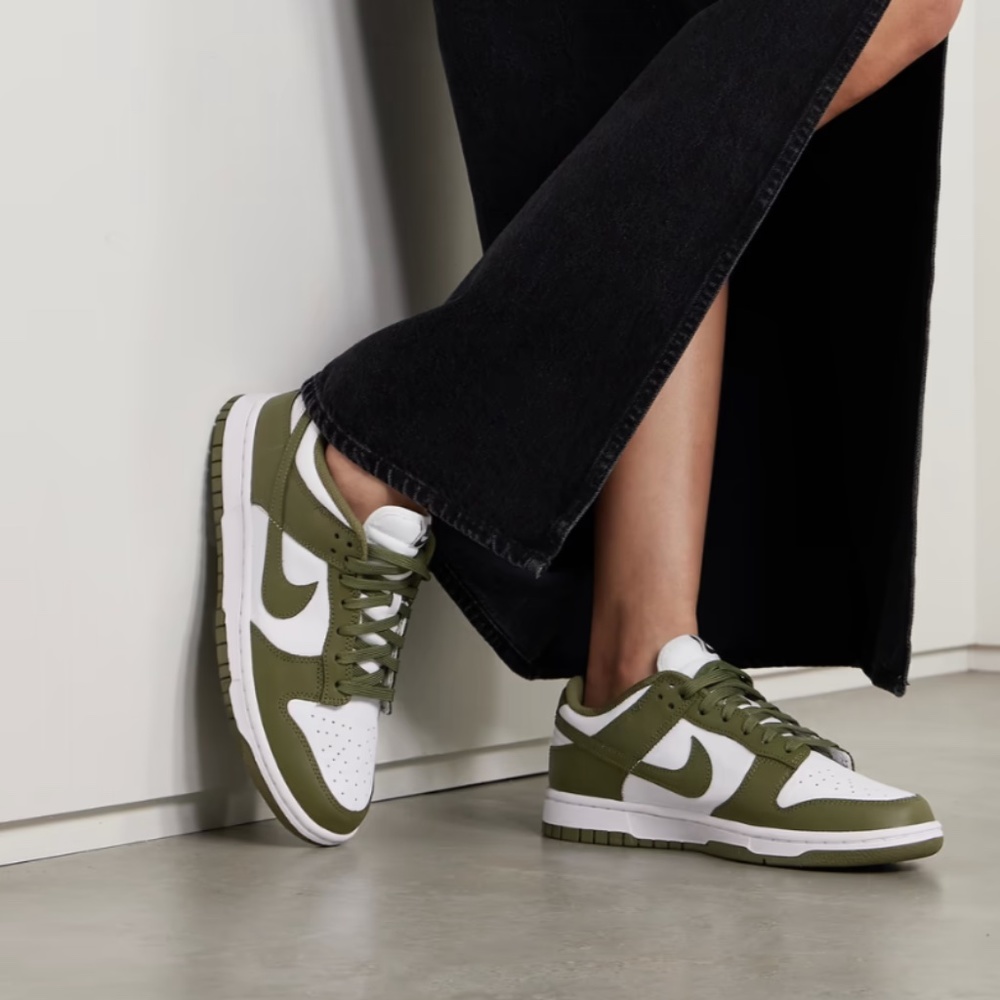 NEW IN BOX OLIVE NIKE DUNK LOW 7.5